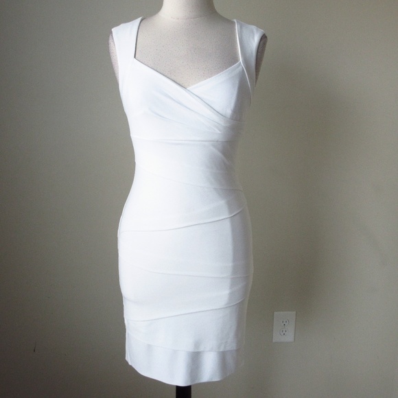 Tiered instantly slimming dress - Picture 4 of 4